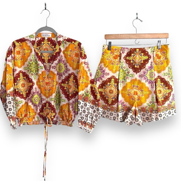 Cara Cara Multicolor Patterned Women Shorts - Picture 1 of 15